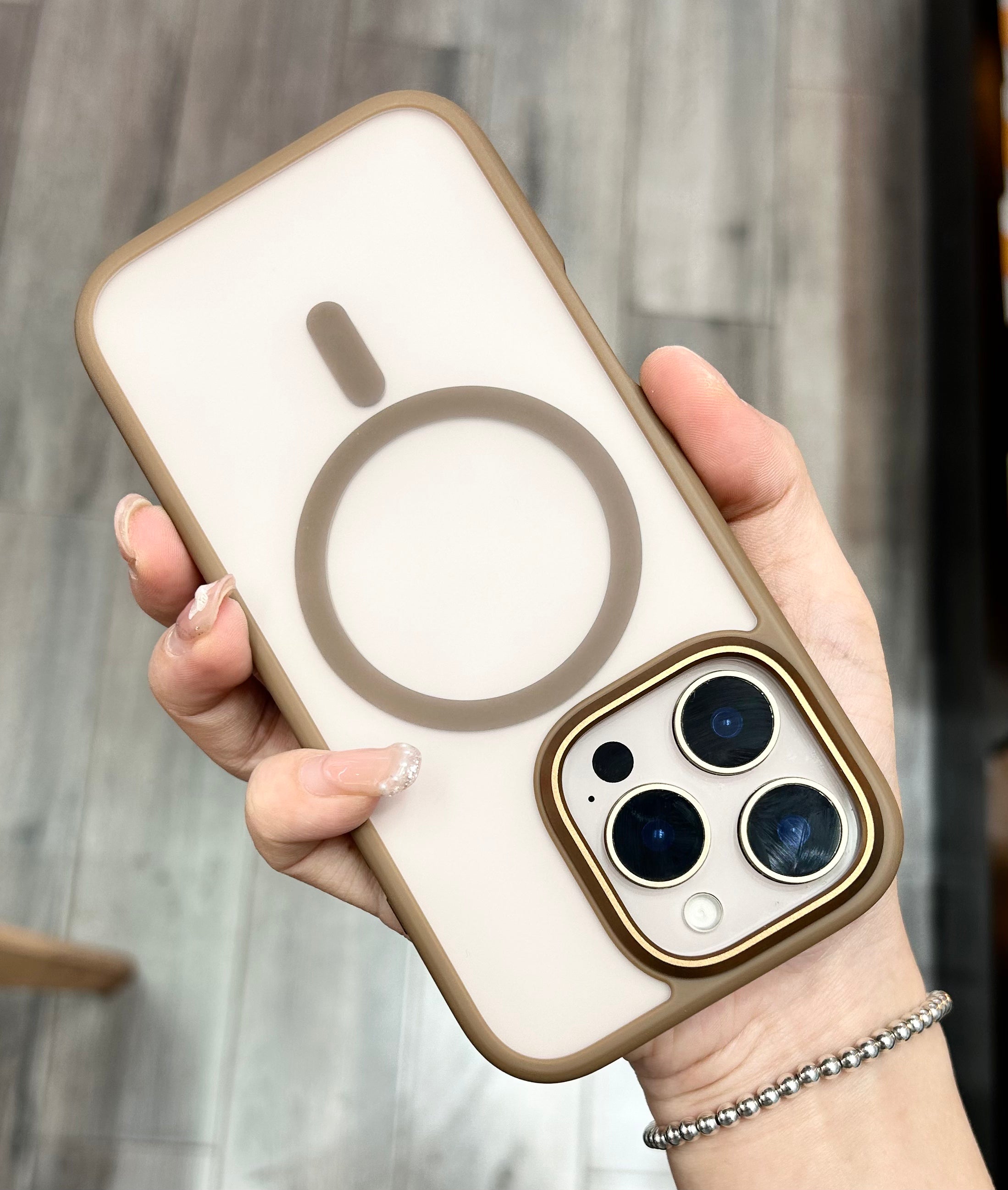Henks Aurora Case